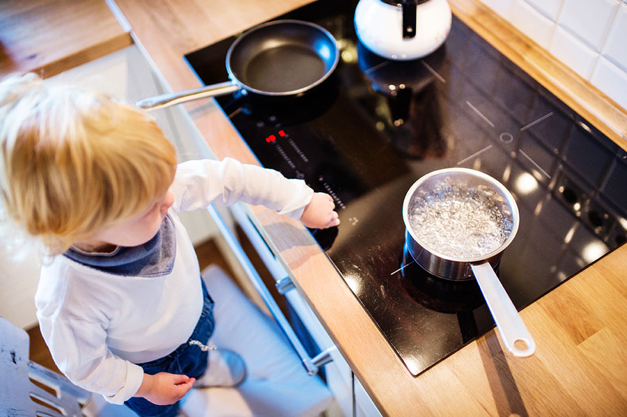 toddler boy in dangerous situation at home child 2021 08 26 12 08 46 utc